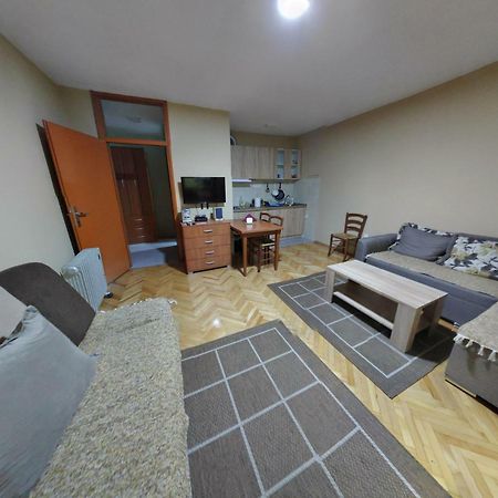Malo Brdo Apartamento Podgorica Exterior foto