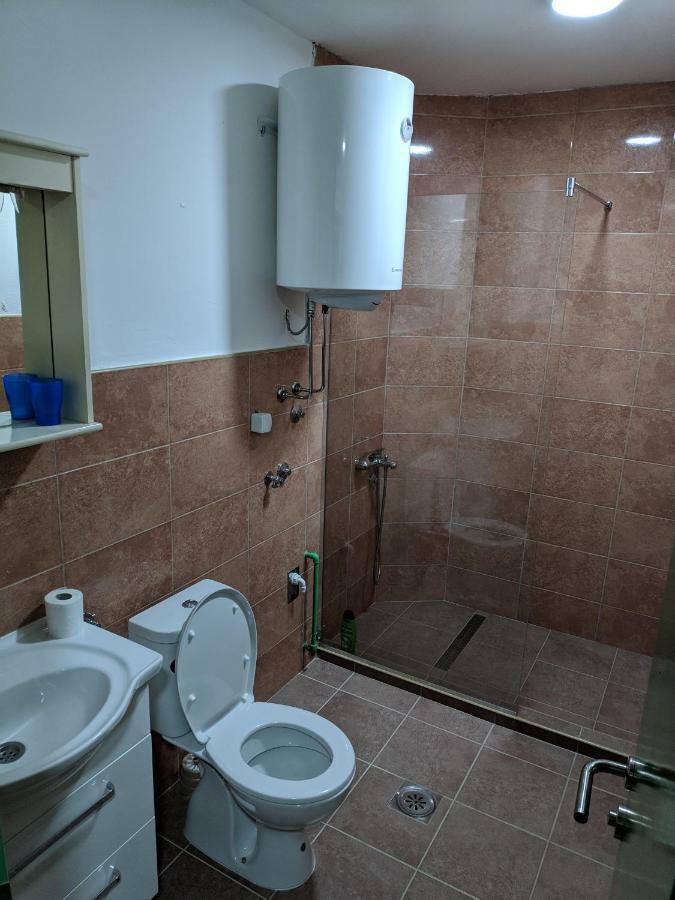 Malo Brdo Apartamento Podgorica Exterior foto